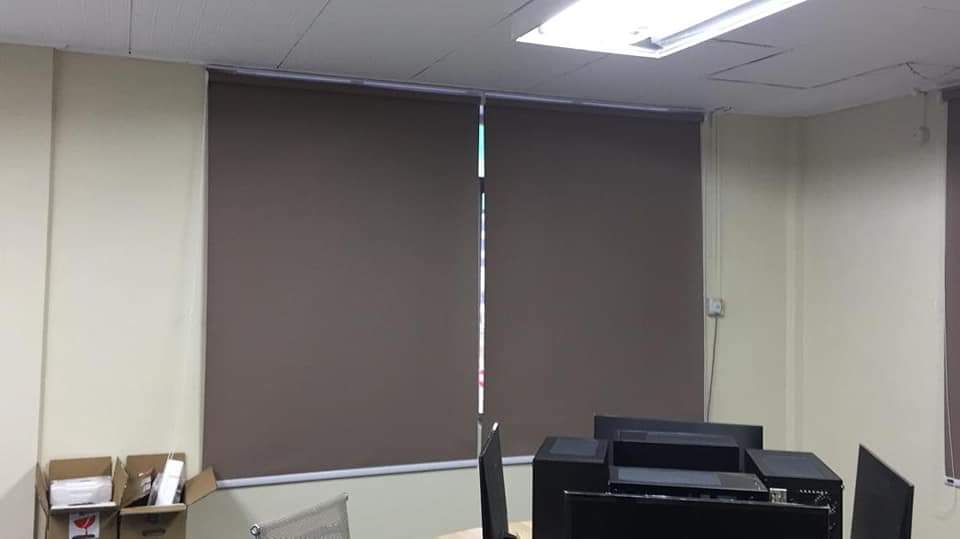 BLACKOUT 100 ROLLER BLINDS